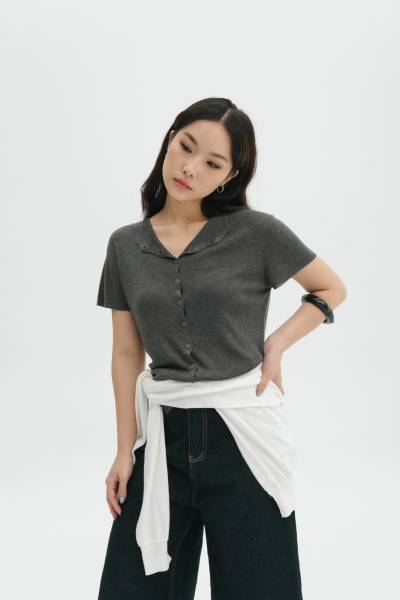 Kana Buttoned Top - Baesic Addict