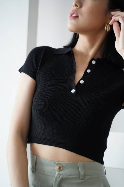 Pipa Polo Crop Top - Black - Baesic Addict