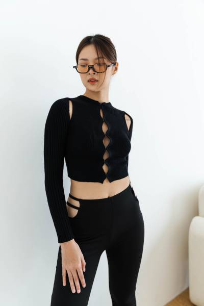 Gela Top - Black - Baesic Addict