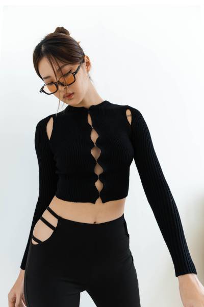 Gela Top - Black - Baesic Addict